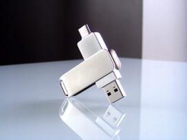 USB atmintinė 2TB, sidabrinė, metalinė, USB ir USB-C