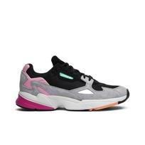 adidas Moteriški Falcon 'Light Granite' (moterų dydžiai) Pagrindinė juoda / Pagrindinė juoda / Šviesiai granito spalvos stambūs sportbačiai BB9173 42⅔ black