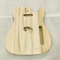 Elektrinės gitaros korpusas iš paulovnijos medienos Elektrinės gitaros korpusas Neapdorotas korpusas Tinka „pasidaryk pats“ pritaikymui, dažymui ir purškimui 1PC Guitar Body  beige