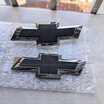 2 vnt. Priekinių grotelių peteliškės emblemos, bagažinės galinės logotipo peteliškės emblema, skirta 2016-2025 Chevrolet Cruze, pakeičia oem 84337320 2016-2018 juoda