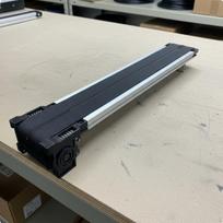 Produktų pardavimo sistemos konvejerio juosta, maitinama 24V nuolatinės srovės, išdavimas 910a-490 Motor-plate