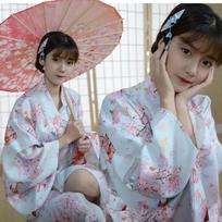 Japoniškas Kimono Moterims Patobulinta Jukatą Anime COS Fejerverkų Festivaliui & Kelionėms Fotografuoti Clothing Only white