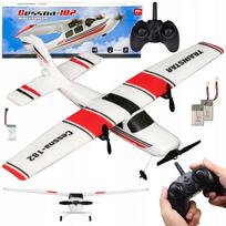 Nuotoliniu būdu valdoma lėktuvo Cessna 182 RC modelis su 2 akumuliatoriais