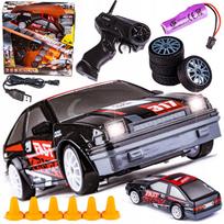 Radijo bangomis valdoma TOYOTA DRIFT automobilio modelis 1:24, 4x4, 2,4 GHz, su apšvietimu