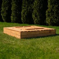 Smėlio dėžė 120x120 impregnuota uždara su suoliukais + dovanos - medinė
