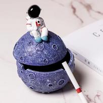 Hetang Yuese Astronauto formos dervos peleninė su dangčiu madinga namų svetainės apdaila astronauto dekoratyviniai papuošalai tamsiai mėlyna