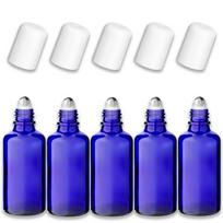 Mėlynas 50 ml roll-on stiklinis butelis su nerūdijančio plieno rutuliuku ir baltu dangteliu, 5 vnt. rinkinys