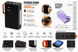 Atsarginis maitinimo šaltinis ("Power Bank") Išorinė baterija (Power Bank) su 4 integruotais laidais, LED ekranu ir žibintu, juoda