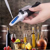 Alkoholio refraktometras naudojamas alkoholinių gėrimų alkoholio tūrio procentams matuoti su automatiniu temperatūros kompensavimu (ATC), diapazonas nuo 0 iki 80 % v/v Alkoholio refraktometras