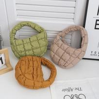Madingas mini puffer krepšys dygsniuotas apskritas telefono piniginė Elegantiškas purpurinis minkštas nailoninis paminkštintas raktų maišelis Paprasta tendencija rankinė