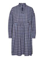 VERO MODA Palaidinės tipo suknelė 'FRANY' mėlyna / ultramarino mėlyna (skaidri)