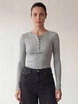 ARMIE Marškinėliai 'The Petra Henley Slim-Fit Top - LGM' šviesiai pilka