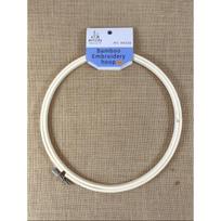 Siuvinėjimo lankelis iš bambuko 22cm AH220