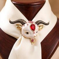 Vintage Animal Goat Brooch High Quality Enamel and Rhinestone Head Pin Unique Gift for Costume Party onesize beige