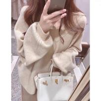 Jian Manni Women's Korean V-neck Raccoon Fur Sweater: Loose Fit with Lantern Sleeves, Autumn/Winter Style. One Size (Recommended 80-130 jin) juoda