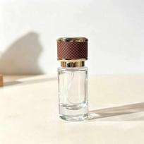 20 ml tuščias stiklinis kvepalų buteliukas su prisukamu odiniu dangteliu, smulkaus purškimo kvepalų purškiklis, talpykla ruda
