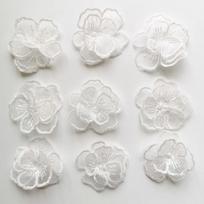 10pcs/Lot Sew On Lace Flower Patches White Sub Gold Organza Flower Appliques for Bridal Wedding Dress Clothes DIY Decoration balta