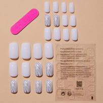 Minimalistinės baltos banguotos prancūziškos priklijuojamos nagų galiukės white