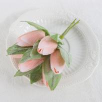 6 Pcs/bunch Simulation  Tulips Small Bouquets, Lifelike Bright Real Touch Green Leafy Plants, balta