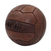 Retro stiliaus odinis futbolo kamuolys