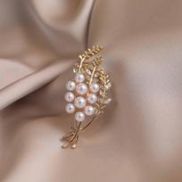 Wheat ears Pearl Brooch Premium Sense Light Luxury High-end Femininity Corsage Versatile Coat Suit Pin Suit Accessories gray