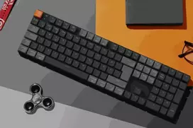 Keychron K5v2 RGB Hot Swap 100% mekaaninen näppäimistö, Keychron Low Profile 2.0 Brown -kytkimet