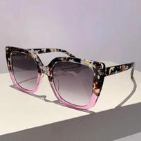 Latest Fashion Quadrate Sun shades Women Men Ins Popular Big-frame Gradient Sun Eyewear for Ladies Party use Beach Eyeglasses UV400 gray