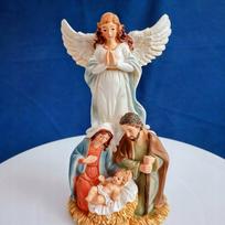 Kalėdinė prakartėlė su angelu ir Šventąja Šeima, dekoratyvinė figūrėlė