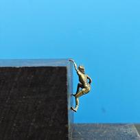Small Brass Rock Climbing Figurine 1:64 Mini Mountaineering Model for Climbing Enthusiasts Gift Home Decor one size gray