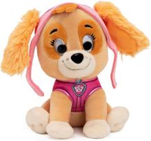 Gund Paw Patrol Everest pliušinis žaislas, 15 cm, rekomenduojamas nuo 1 metų ir Paw Patrol Skye pliušinis žaislas, 15 cm - aukštos kokybės minkštas žaislas populiaraus Tv serialo gerbėjams, rekomenduojamas nuo 1 metų