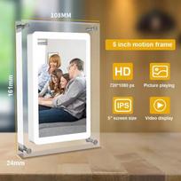 Akrilinis skaitmeninis nuotraukų rėmelis 5 colių 1000 mAh IPS ekranas 4G atmintis Garsumo mygtukas Garsiakalbis C tipo jungtis Dovana mylimam žmogui Porta Retrato 5 inches skaidri