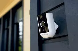 „Airam SmartHome“ kamera IP65, sujungta su „Wi-Fi“ tinklu