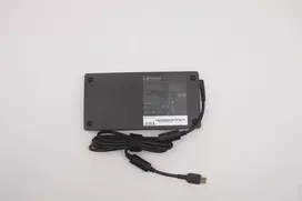Lenovo 300W Slim AC adapteris nešiojamiesiems kompiuteriams - 19.5V 15.38A, 4-Pin DIN, juodas