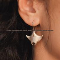 Elegant Manta Ray Earrings: High-End, Unique, Versatile, Fashionable Design brown