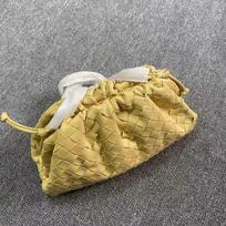 Nauja moteriška klostuota koldūno formos rankinė iš natūralios odos, debesies formos rankinė, pintas karvės odos rankinė per petį, crossbody rankinė, Ashi Ge to paties stiliaus Weaving small size: 22 x 12 x 7CM beige