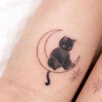 Atsparūs vandeniui, patvarūs juodai balti kačiuko gėlių tatuiruotės lipdukai – šaunios, tamsios katės rankos tatuiruotės white