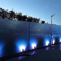 Aleader 8mm 10mm 12mm Grūdinto LED Stiklo Turėklų Sistema Stulpelis Turėklas Su LED Šviesa žalvaris