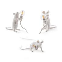 Pelės stalo lempa Šiaurės šalių gyvūnų lempa Svetainės valgomojo miegamojo drabužių parduotuvė Animacinių filmų dervos stalinė lempa Prone mouse-EU balta