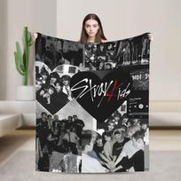 Antklodės Kelionės Biuras Flanelinė Mesti Antklodė Kpop Stray-kids S-skzoo FELIX Svetainei Šiltas Dizainas Kokybiškas Lovatiesė 30x40in black