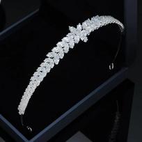 Prabangi nuotakos tiara Vestuvinė galvos juosta Kubinis cirkonis Nuotakos galvos juosta Tiros ir karūnos moterims Šventės, išleistuvių plaukų papuošalai Galvos apdangalas white