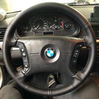 Neslystantis juodos odos pynimas automobilio vairo dangtelis BMW E36 1995-2000 E46 1998-2004 E39 1995-2003 X3 E83 X5 E53 Red Blue Thread