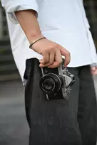 Nikon Z f -järjestelmäkamera, hopea + 24-70 mm f/4 objektiivi