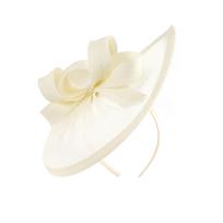 Elegantiška Kentucky Derby tinklinė skrybėlaitė, natūralūs vakarėlių plaukų aksesuarai, madingas galvos apdangalo aksesuaras iškyloms ir išvykoms į paplūdimį smėlis