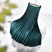 Elegantiškas liekninantis didelio dydžio klostuotas sijonas 75cm-m tamsiai žalia spalva