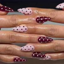 24 vnt. Rudens rudos migdolo formos priklijuojami nagai su rožiniu kaspinėliu, perlo taškeliais ir prancūzišku galiuku - False Nails Art Manicure brown