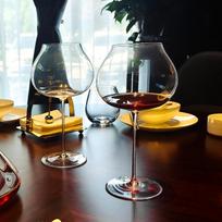 Šiaurietiškas didelis raudonojo vyno taurė itin plonas ir aukštos kokybės, puikiai laikosi rankoje Burgundijos taurė Krištolinė aukšta taurė Banketo vyno taurė