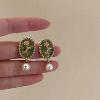 French Baroque Pearl & Purple Crystal Tulip Earrings žalia