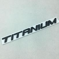 1X 3D Metalinis TITANO LOGOTIPAS GALINĖS DĖŽĖS SPARNELIO ŽENKLIUKAS emblema Ecosport Fiesta Focus Mondeo Edge Escape Kuga Galaxy 2014+ white