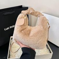 High-End Fairy Plush Winter Pleated Handbag 2023 - Women's Shoulder & Crossbody Bag šviesios chaki spalvos
