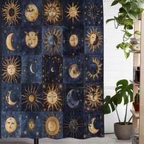 Neperšlampama dušo užuolaida su patchwork dizainu, vaizduojančiu saulę, mėnulį ir žvaigždes, komplekte yra 12 kabliukų pakabinimui. W60H190(CM)-1 Pcs white